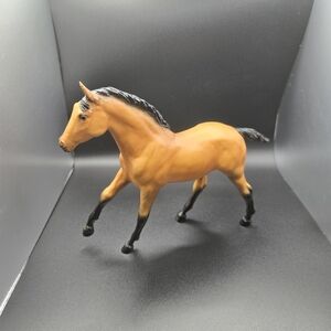 Elegant Tan Horse Figurine Breyer